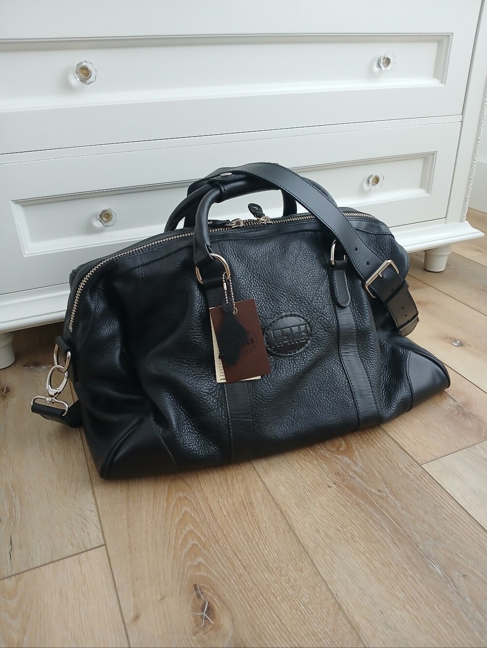 NEW🖤Roots Banff Genuine Leather Bag